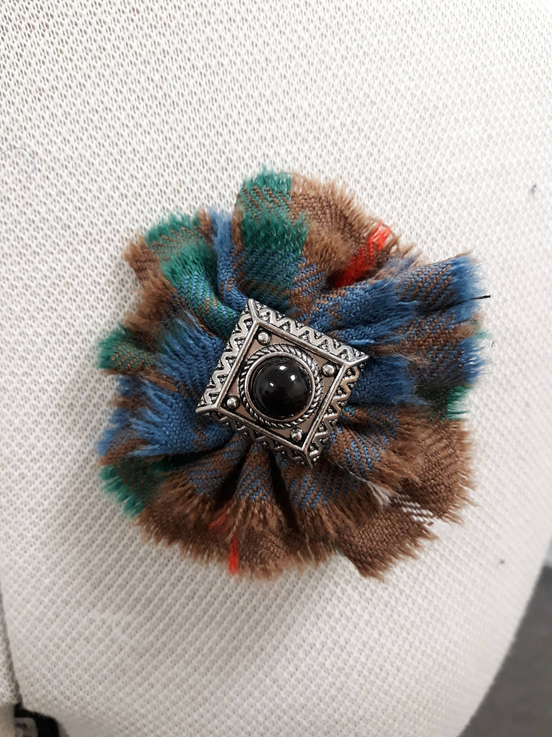 Handgemachte Tartan Brosche Anstecknadel Handgemachte Tartan Brosche Anstecknadel von Floristo4ka