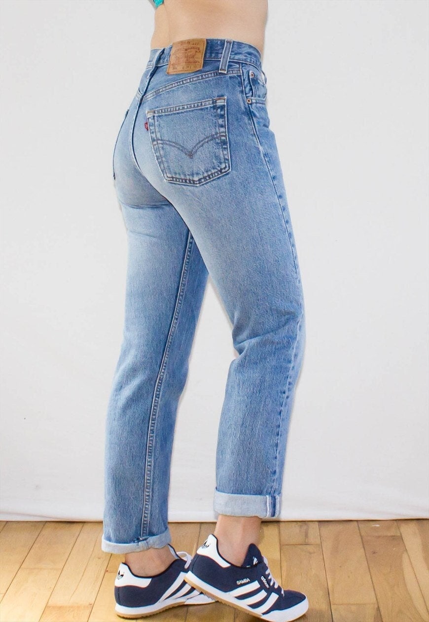 Echte Vintage 1990Er Levi 501 Jeans Blau Stone-Wash Straight Leg Mid Waist Button Fly Uk 8 10 12 14 von FlorrieJanesVintage