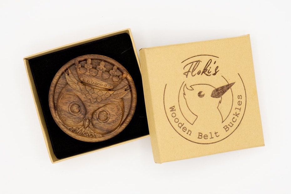 Eule Mit Krone Gürtelschnalle Nussholz Einzelstück von Florysarte