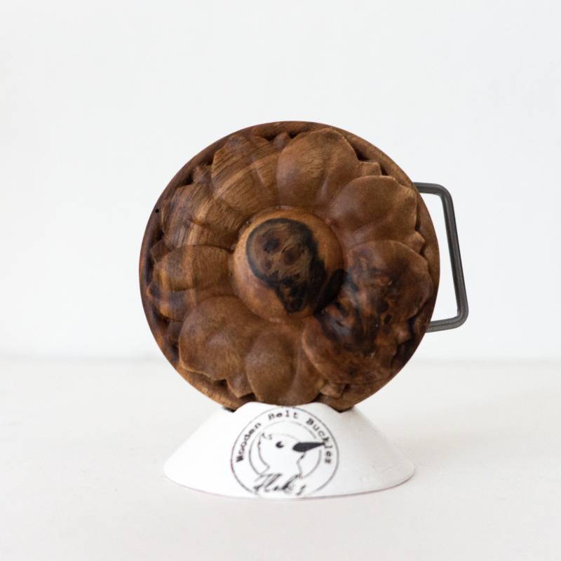 Gürtelschnalle "Blume" Einzelstück Aus Nussholz von Florysarte