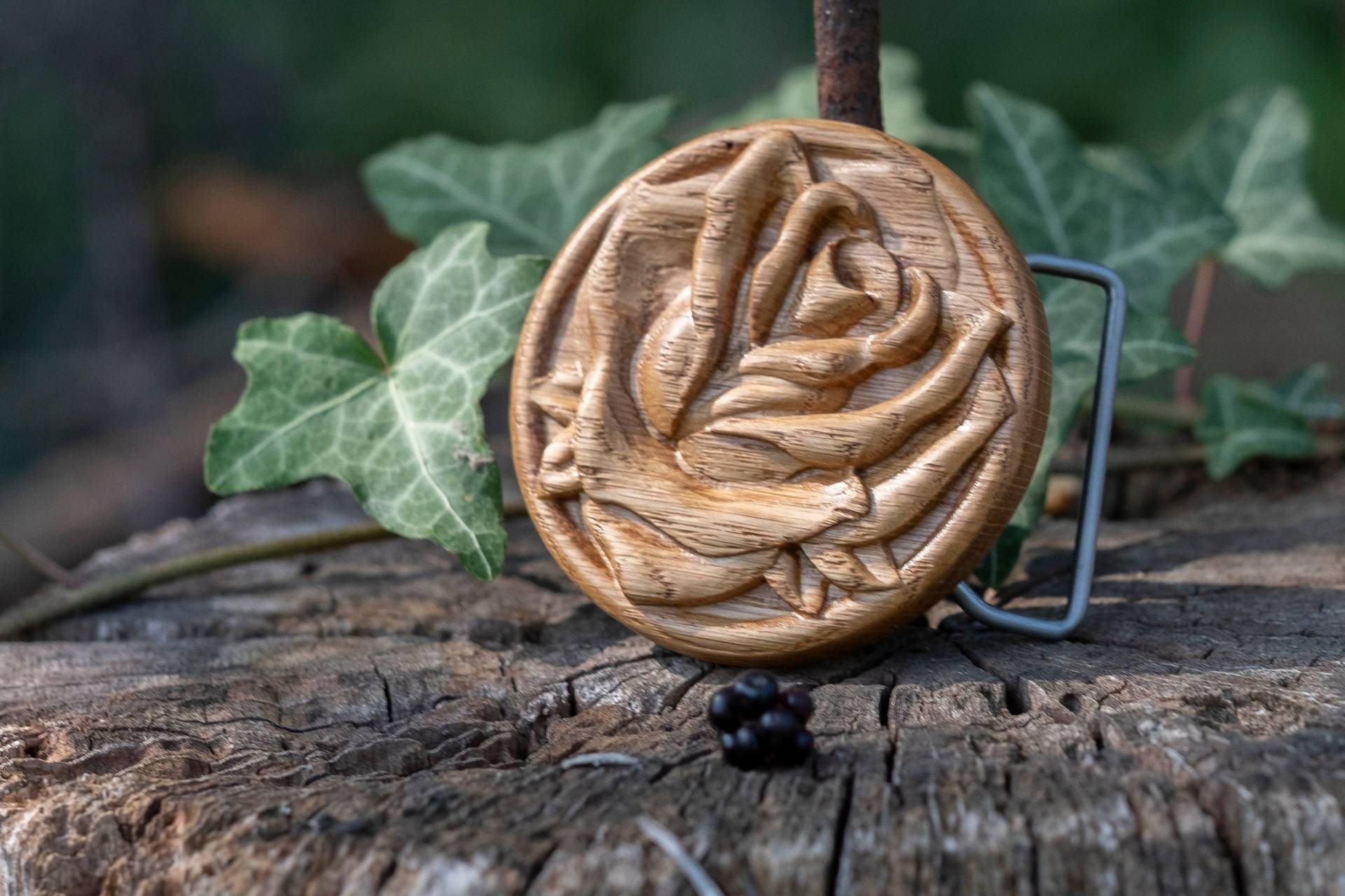 Gürtelschnalle Eiche "Rose" Einzelstück von Florysarte