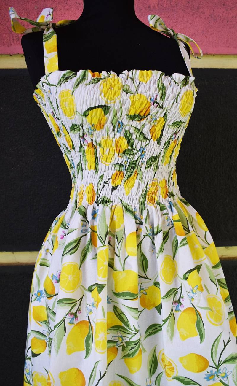 Dehnbares Zitronen Sommerkleid - Universalgröße Schleifenträgerkleid Kleid Im Vintage Look von FlosCaeli