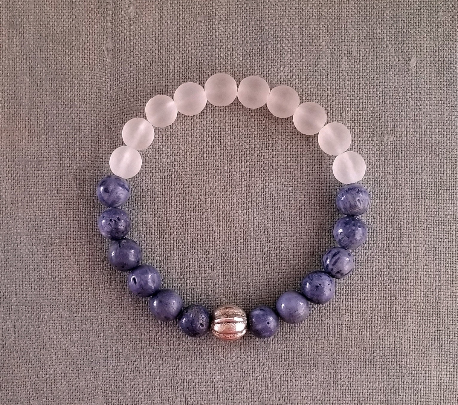 Blaue Koralle & Matt Achat Edelstein Armband Mit Tibetsilber Blaue Koralle & Matt Achat Edelstein Armband Mit Tibetsilber von FlosTreasureBox