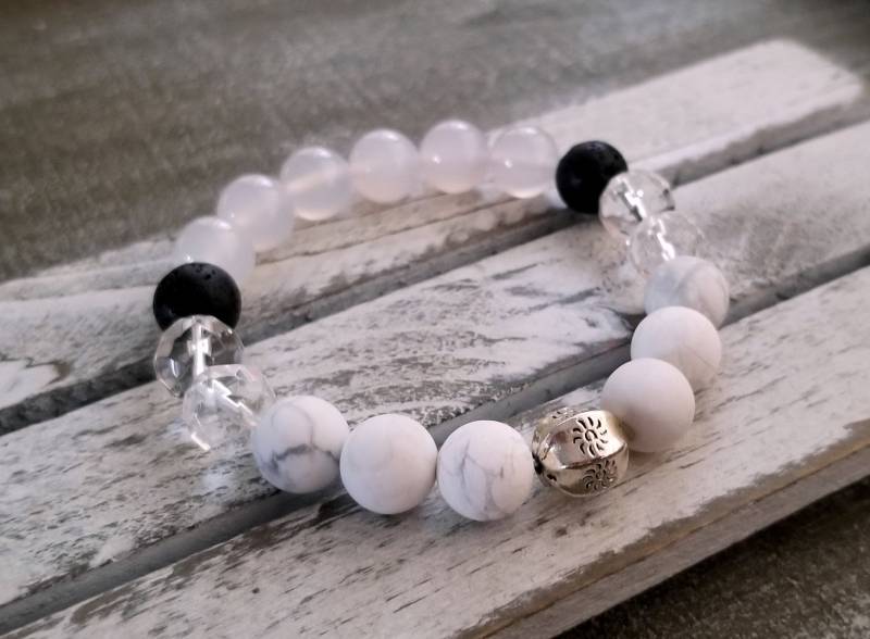 Howlith Bergkristall Armband Lavastein Diffuser, Edelstein Heilung von FlosTreasureBox