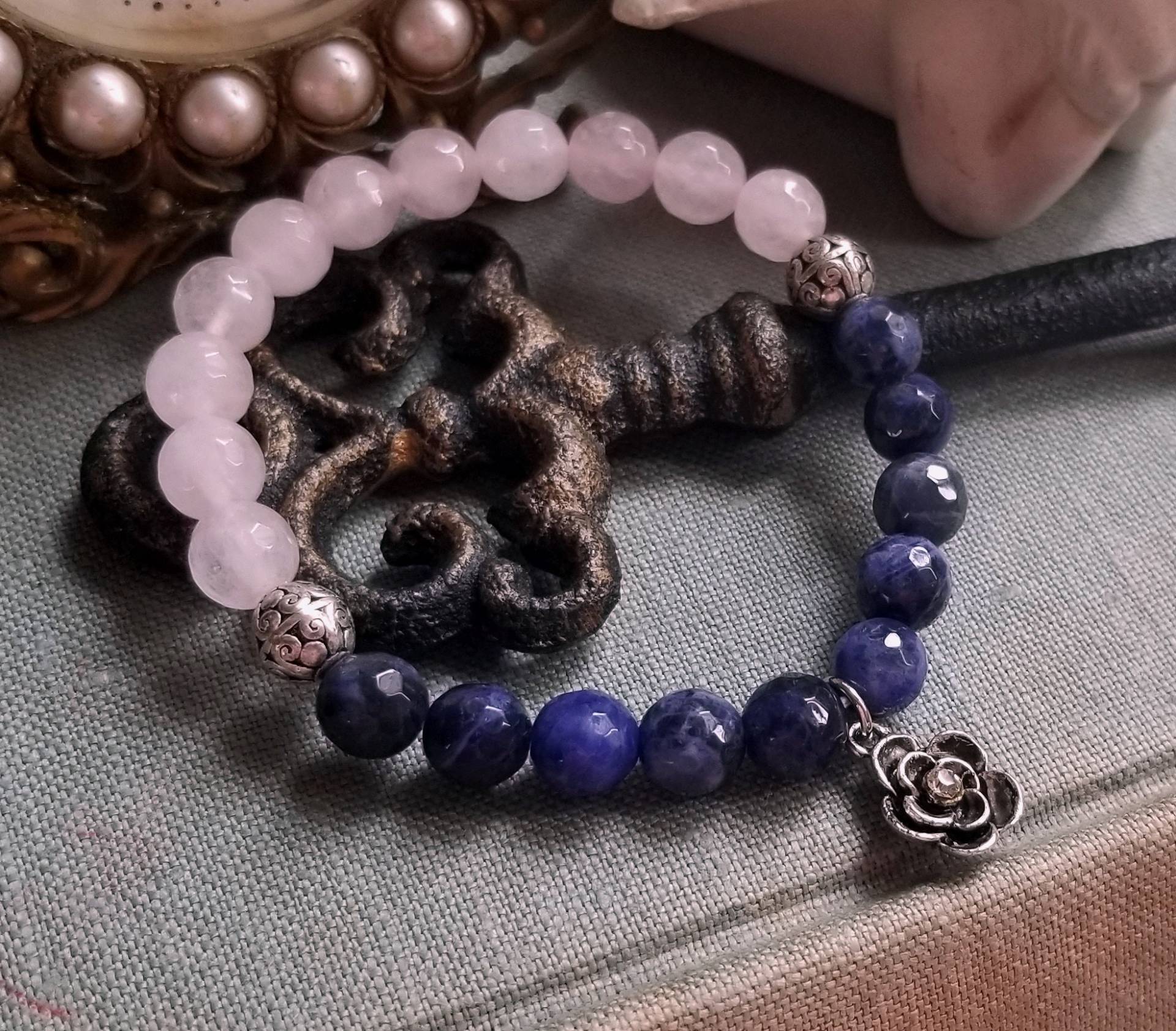 Sodalith Rosenquarz Armband Edelstein Heilstein Boho Schmuck Sodalith Rosenquarz Armband Edelstein Heilstein Boho Schmuck von FlosTreasureBox