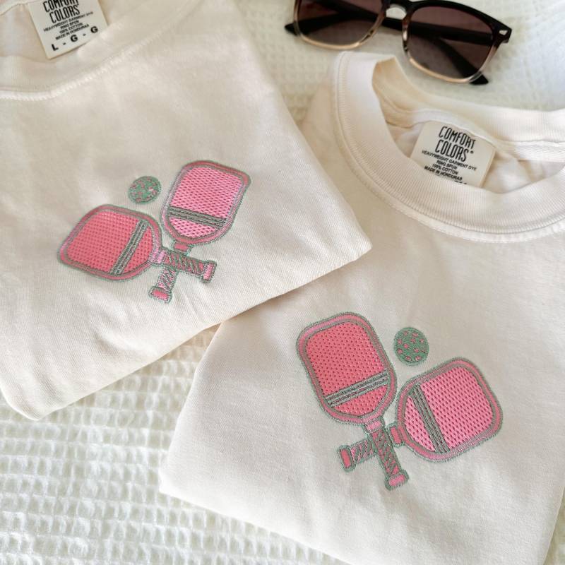 Besticktes Custom Pickleball Comfort Colors T-Shirt - Personalisiertes Schläger-T-Shirt Shirt Süßes von Flossandfable