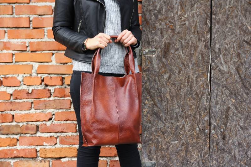 Cognac Braunes Leder Tote Tasche, Leder Shopper Große Einkaufstasche, Schultertasche, Geldbörse, Tote, Handtasche von FlouBag