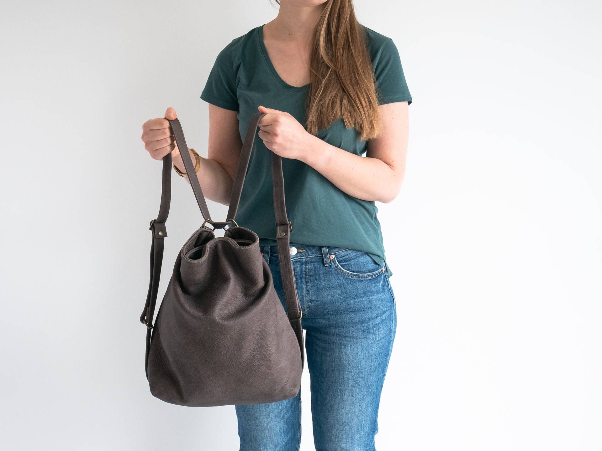 Rucksack, Grau-Braune Umhängetasche, Distressed Leder Rucksack Handtasche, Hobo Tasche, Crossbody Geldbörse, Laptoptasche von FlouBag