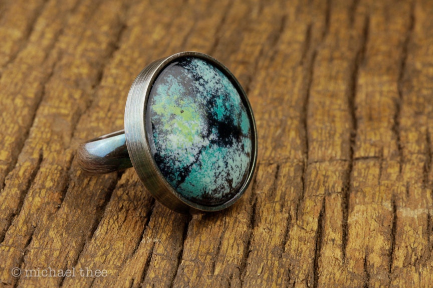 Aqua Statement-Ring Sgraffito "Türkis" Emaillecabochon in Sterlingsilber, Grösse 8" Aqua Statement-Ring Sgraffito "Türkis" Emaillecabochon in Sterlingsilber, Grösse 8" von FlowStudioJewelry