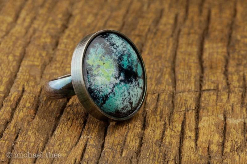 Aqua Statement-Ring Sgraffito "Türkis" Emaillecabochon in Sterlingsilber, Grösse 8" Aqua Statement-Ring Sgraffito "Türkis" Emaillecabochon in Sterlingsilber, Grösse 8" von FlowStudioJewelry