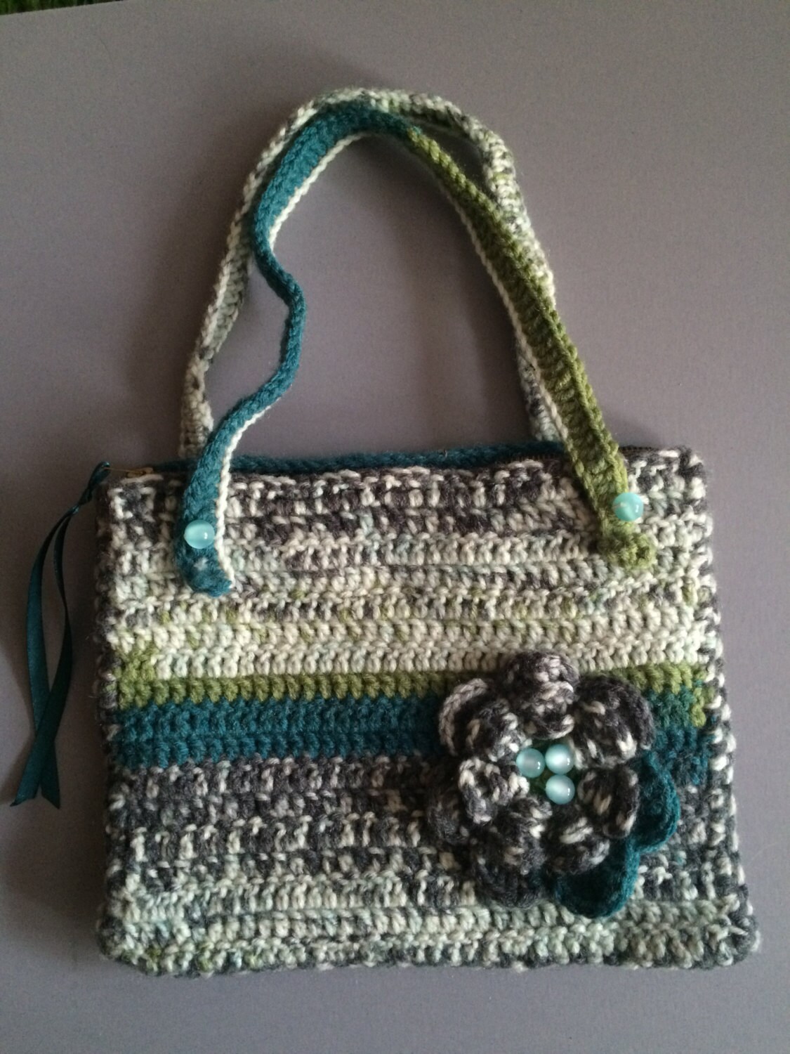Einzigartige Häkeln Handtasche, Handgefertigte Grüne Kleinkind Tasche, Geschenk Für Mädchen, Kleine Mädchen Gehäkelte Handtasche Mit Blumen von FlowerAllOverByMK