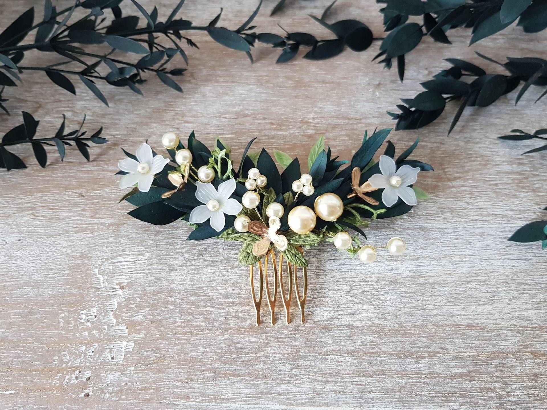 Eukalyptusperlen Haarkamm Weihnachtsgeschenk Für Sie Hochzeitsperlen Haarteil Geschenke Frauen Trockenblumenkamm Eukalyptusblütenkamm von FlowerFeliz