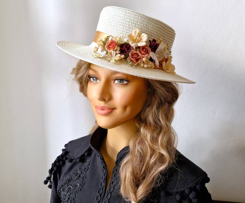 Seidenblumen Hut Boho Braut Kopfschmuck Mit Perlen & Spitze von FlowerFeliz