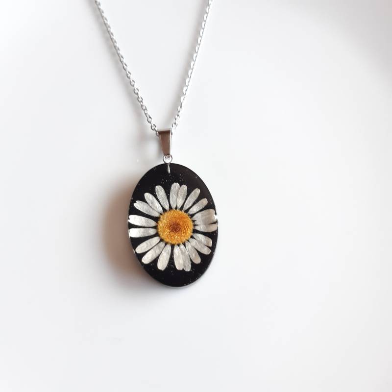 Daisy Anhänger, Blumen Blumenschmuck, Gepresste Blume Geschenk Für Sie, Schwarzer Weiße Blume, Billiges Geschenk, Boho Anhänger Daisy Anhänger, Blumen Blumenschmuck, Gepresste Blume Geschenk Für Sie, Schwarzer Weiße Blume, Billiges Geschenk, Boho Anhänger von FlowerJewelryGoods