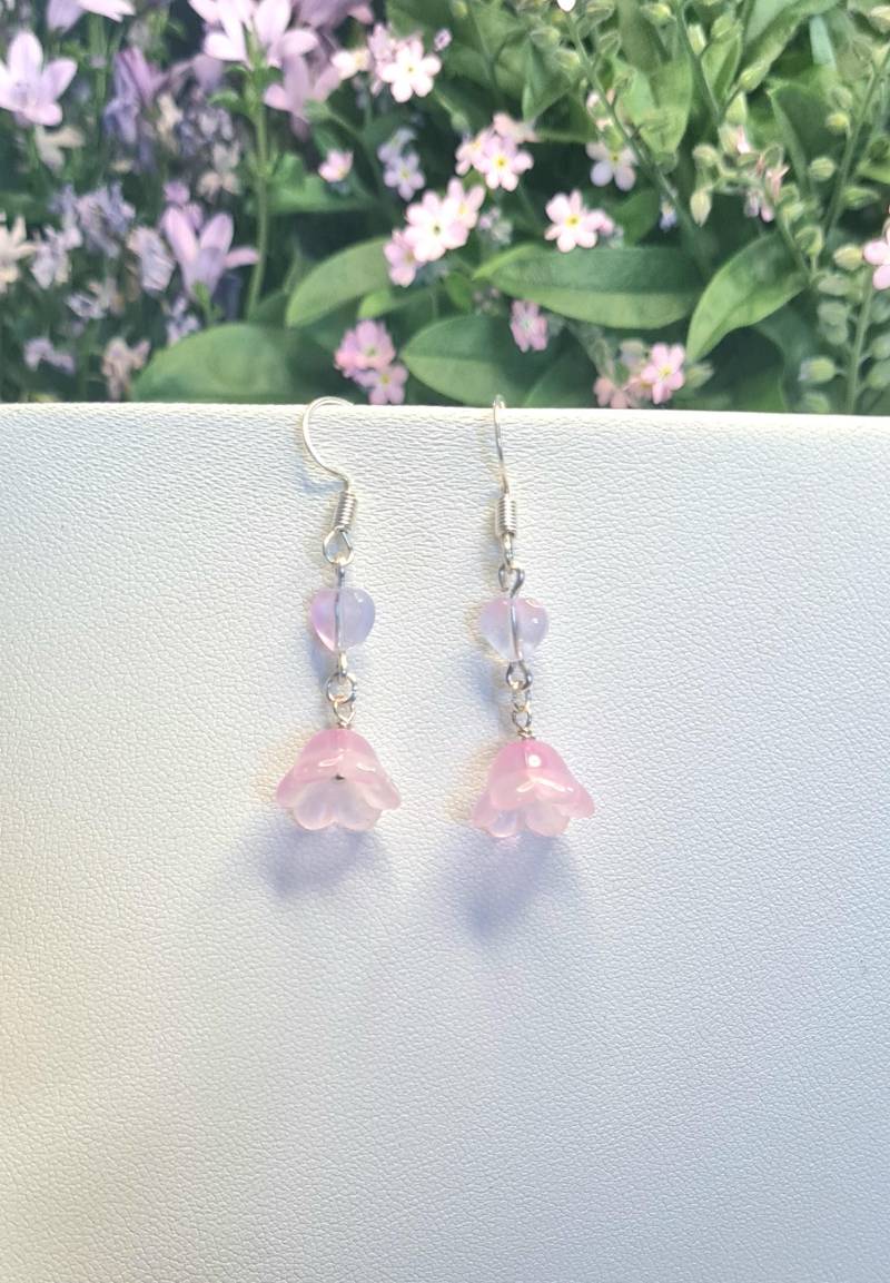 Handgemachte Ohrringe Rosa Perlen Herz Valentin Geschenk Blume Liebe Prinzessin Mädchen Pink Kawaii Alternativ Süß Pastell Goth Cosplay von FlowercraftByNia