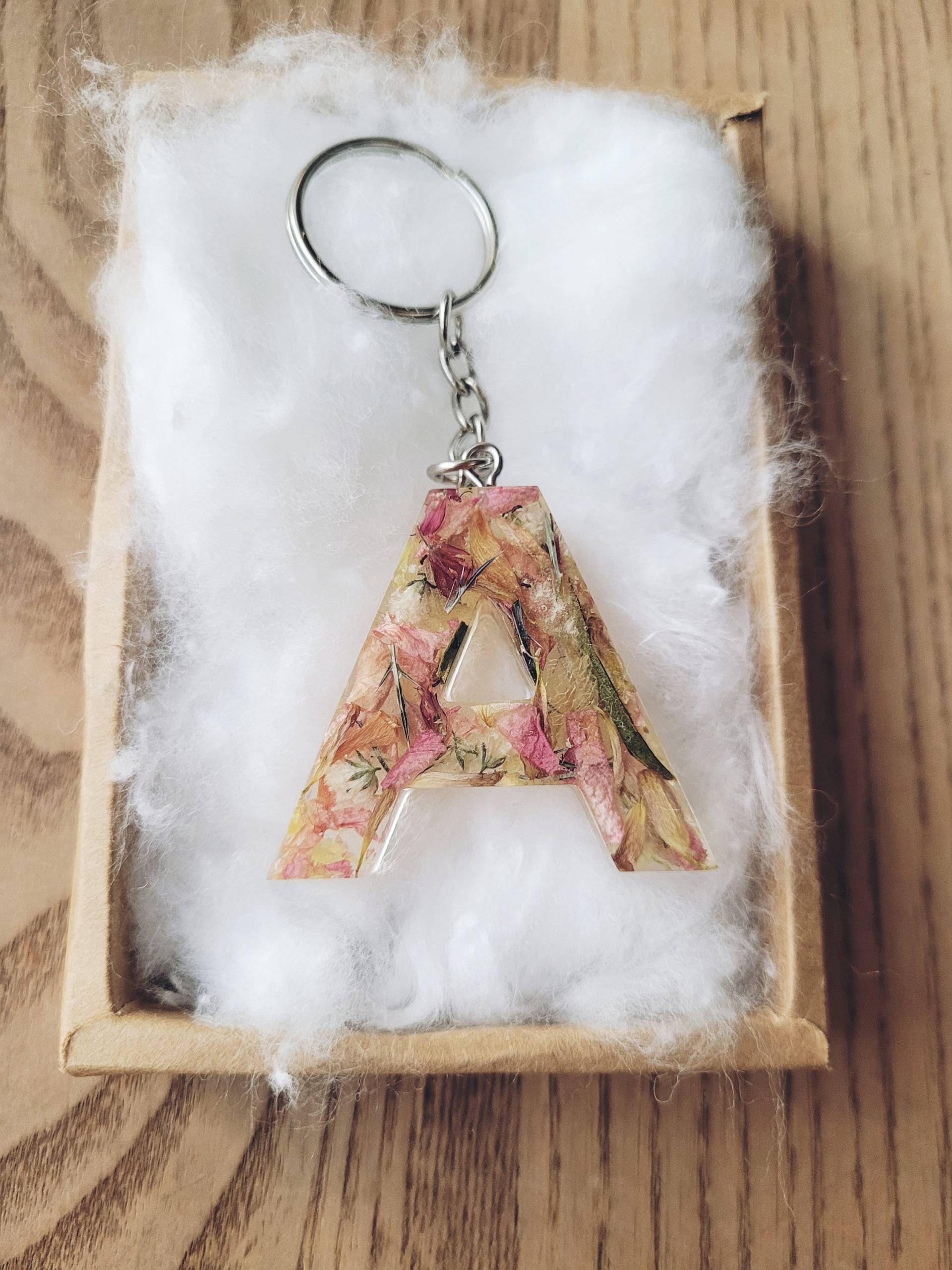 Buchstabe Aus Brautstraußblüten, Schlüsselanhänger, Echte Blüten, Handmade Buchstabe Aus Brautstraußblüten, Schlüsselanhänger, Echte Blüten, Handmade von FlowerfulArtShop