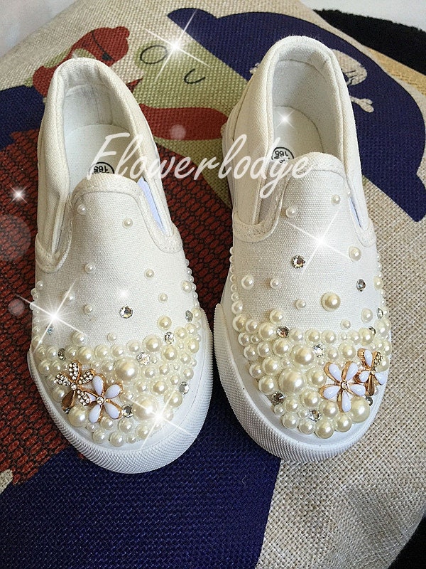 Benutzerdefinierte Mädchen Elfenbein Pearl Blumenmädchen Schuhe Canvas Größe Alle Mädchens Kleinkind von Flowerlodge