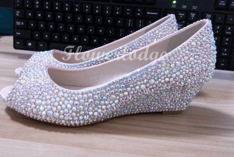 Low Heel Damenschuhe/Peep Toe Keil Schuhe/Ab Swarovski Kristall Offener Spitze Pumps Für Frau Gemacht Um 2 Zoll Fersen Zu Bestellen von Flowerlodge