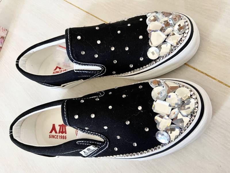 Sparkle Bling Canvas Schuhe-Schwarz Sneaker Custom Für Erwachsene Und Kinder Klar Steine von Flowerlodge