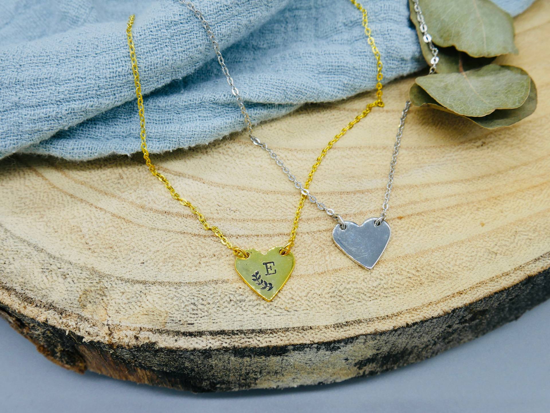 Herz-Kette Mit Personalisiertem Anhänger Herz-Kette Mit Personalisiertem Anhänger von FlowersAndDinosaurs