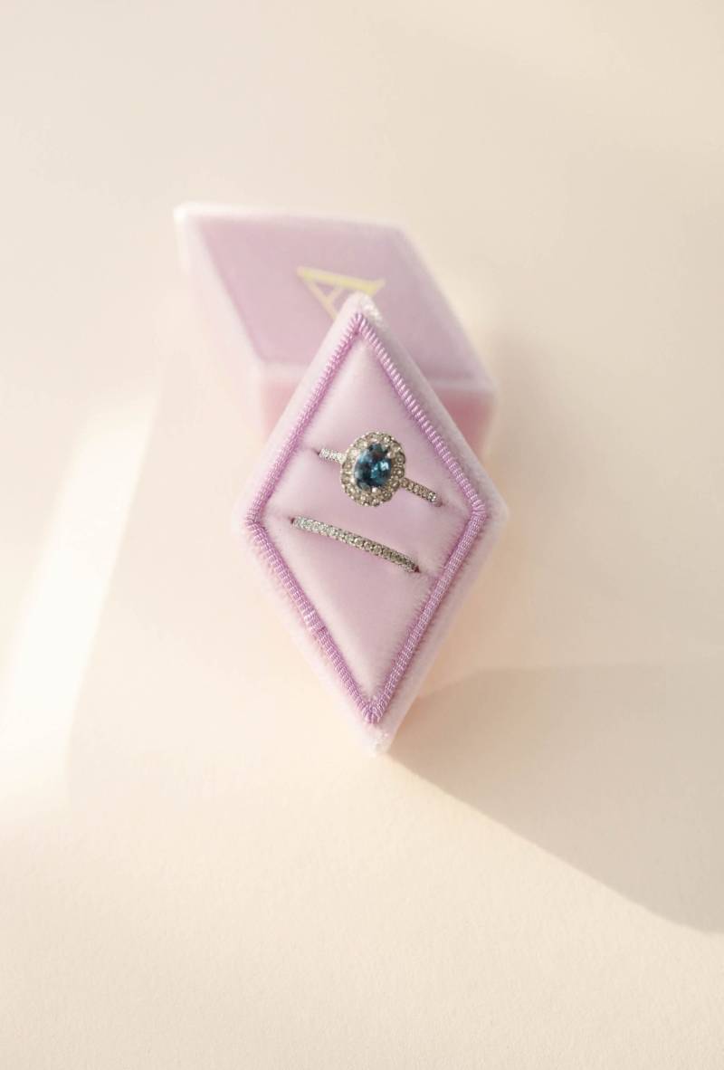 Lavendel Ring Box, Doppel Samt Box Für Die Trauung, Verlobungsring Personalisierte von FlowersForLola