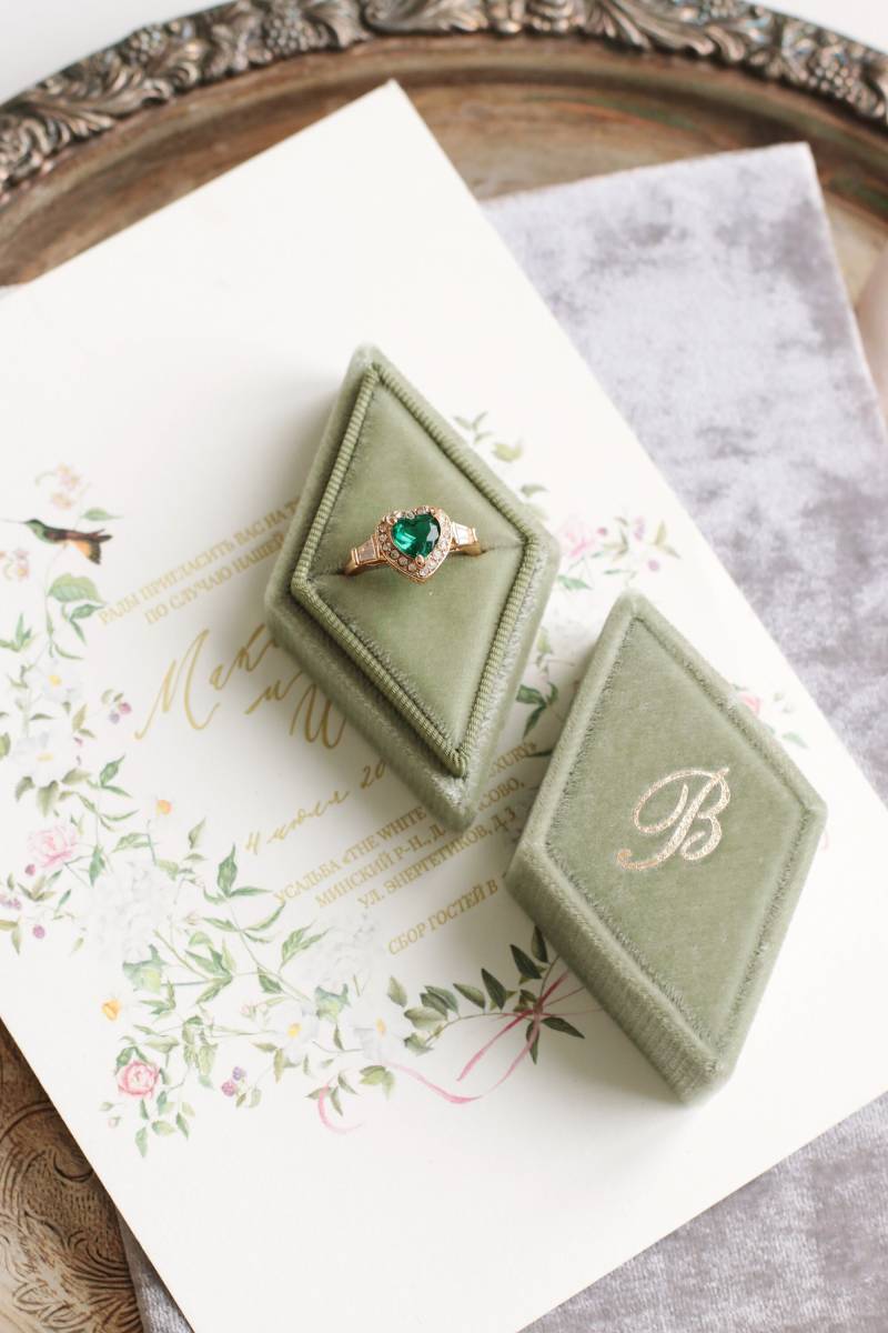Samt Ring Box, Salbei Grün Verlobungsring Box Personalisiert, Ehering Verlobungsgeschenk Für Sie von FlowersForLola