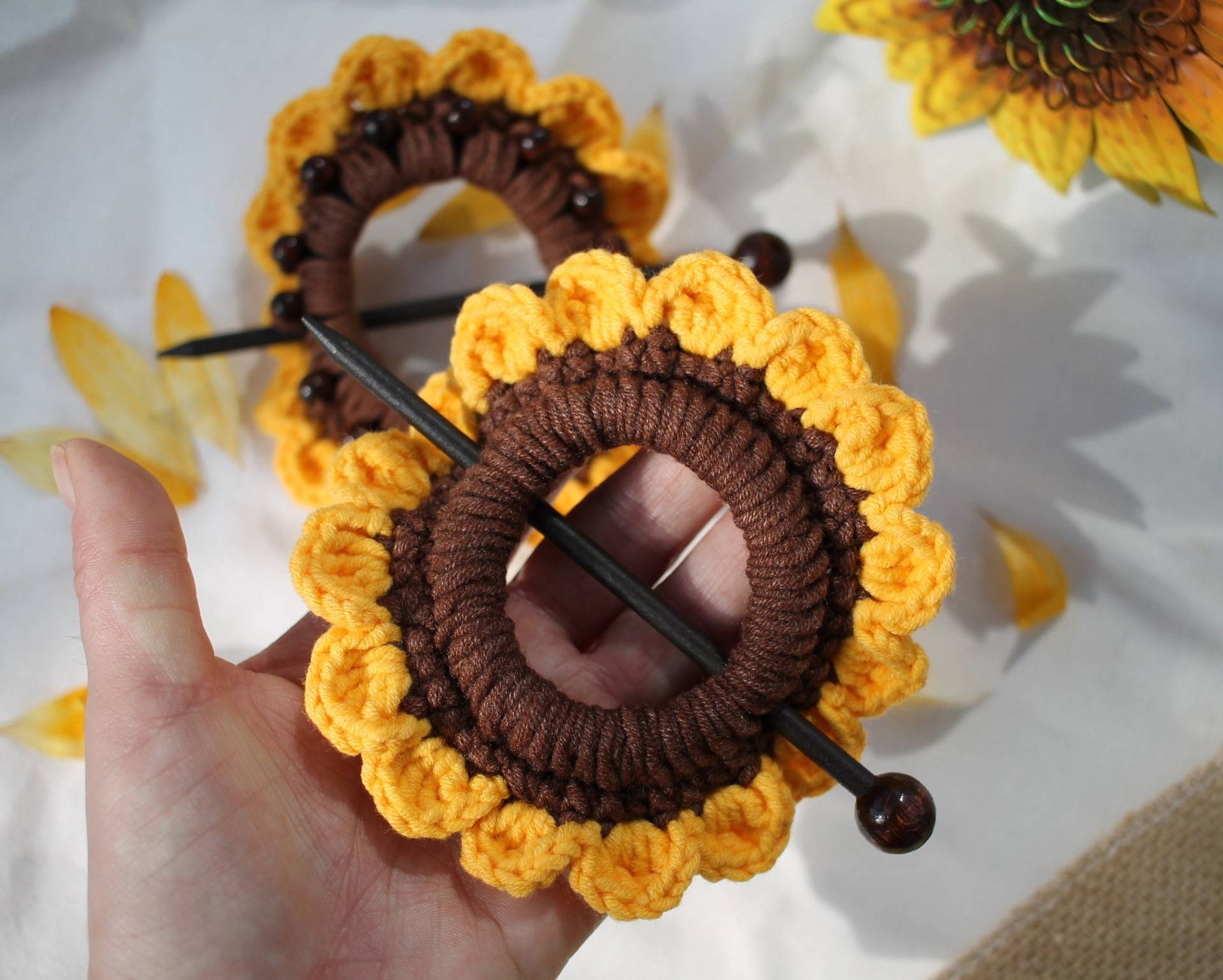 Sonnenblume Dreads Haarspange Dreadlocks Schmuck Sonnenblumen Blumen Haarnadel Haarstab Haarklammer Gehäkelt Sonnenblume Dreads Haarspange Dreadlocks Schmuck Sonnenblumen Blumen Haarnadel Haarstab Haarklammer Gehäkelt von Flowerswitch