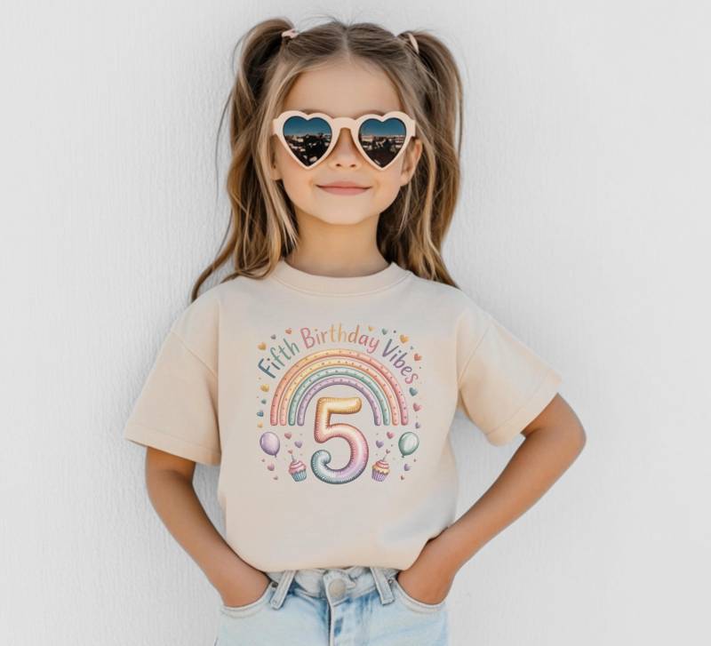 Fünfter Geburtstag Vibes Shirt Regenbogen 5. Mädchen T-Shirt Niedliches Geburtstagsgeschenk Für Kleinkind Mit Fünf Jahren Party Vorhanden von FluffytailApparel
