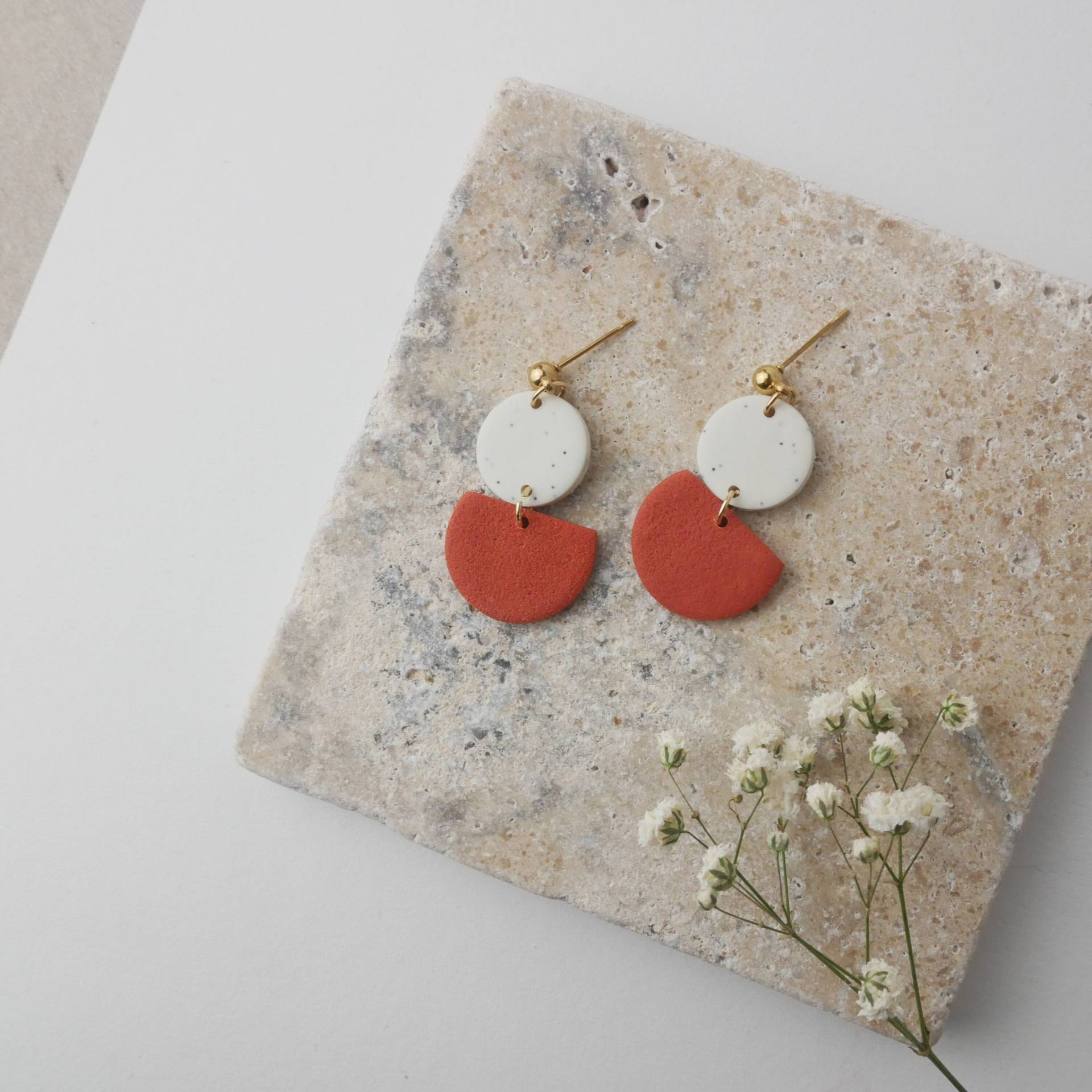 Kleine Hängeohrringe Aus Polymer Clay | Federleichter Schmuck Für Den Alltag Cooler, Moderner Style Handgefertigt Sommervibes Josie Kleine Hängeohrringe Aus Polymer Clay | Federleichter Schmuck Für Den Alltag Cooler, Moderner Style Handgefertigt Sommervibes Josie von FlunkerKlunker
