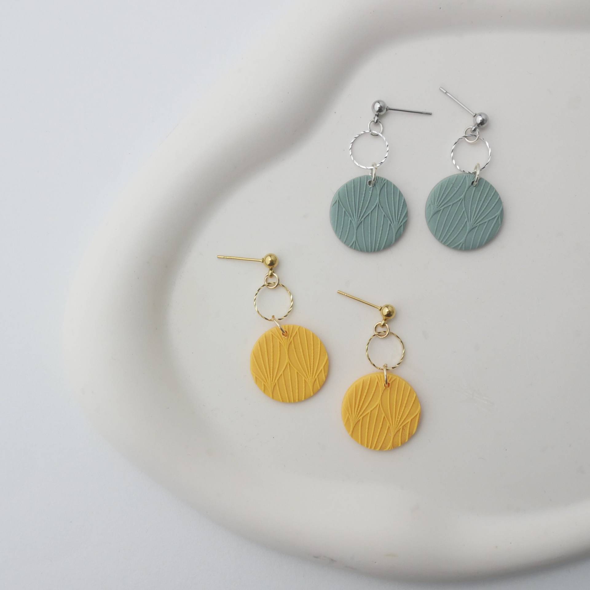 Polymer Clay Ohrringe | Statement Ohrhänger Handgemachte Filigrane Hängeohrringe Federleichte Sommerurlaub Tara Polymer Clay Ohrringe | Statement Ohrhänger Handgemachte Filigrane Hängeohrringe Federleichte Sommerurlaub Tara von FlunkerKlunker