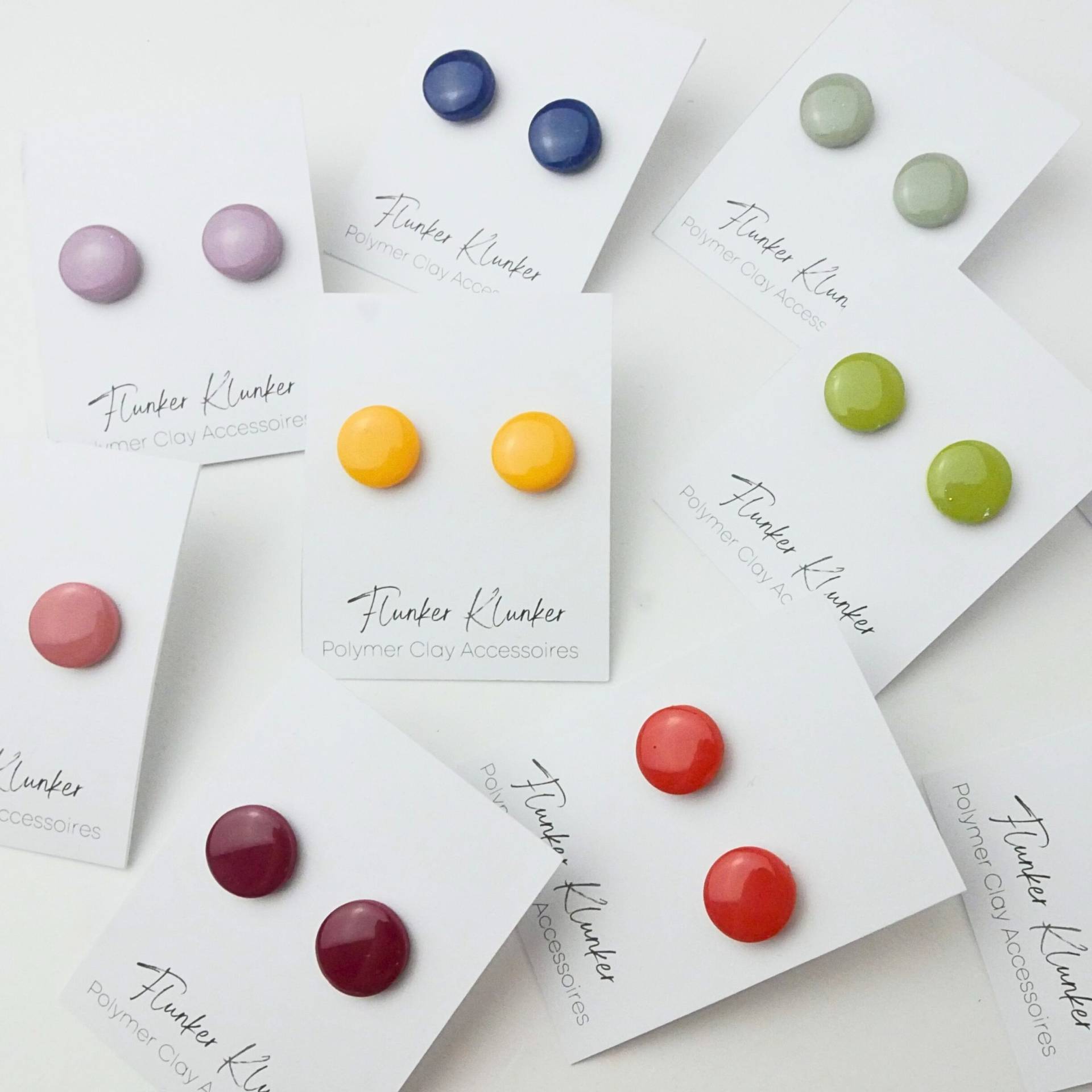 Polymer Clay Ohrstecker | Ohrringe Minimalistisch Einfarbig Glänzend Verschiedene Farben Handgemacht Bunte Sommerstecker Pia Polymer Clay Ohrstecker | Ohrringe Minimalistisch Einfarbig Glänzend Verschiedene Farben Handgemacht Bunte Sommerstecker Pia von FlunkerKlunker