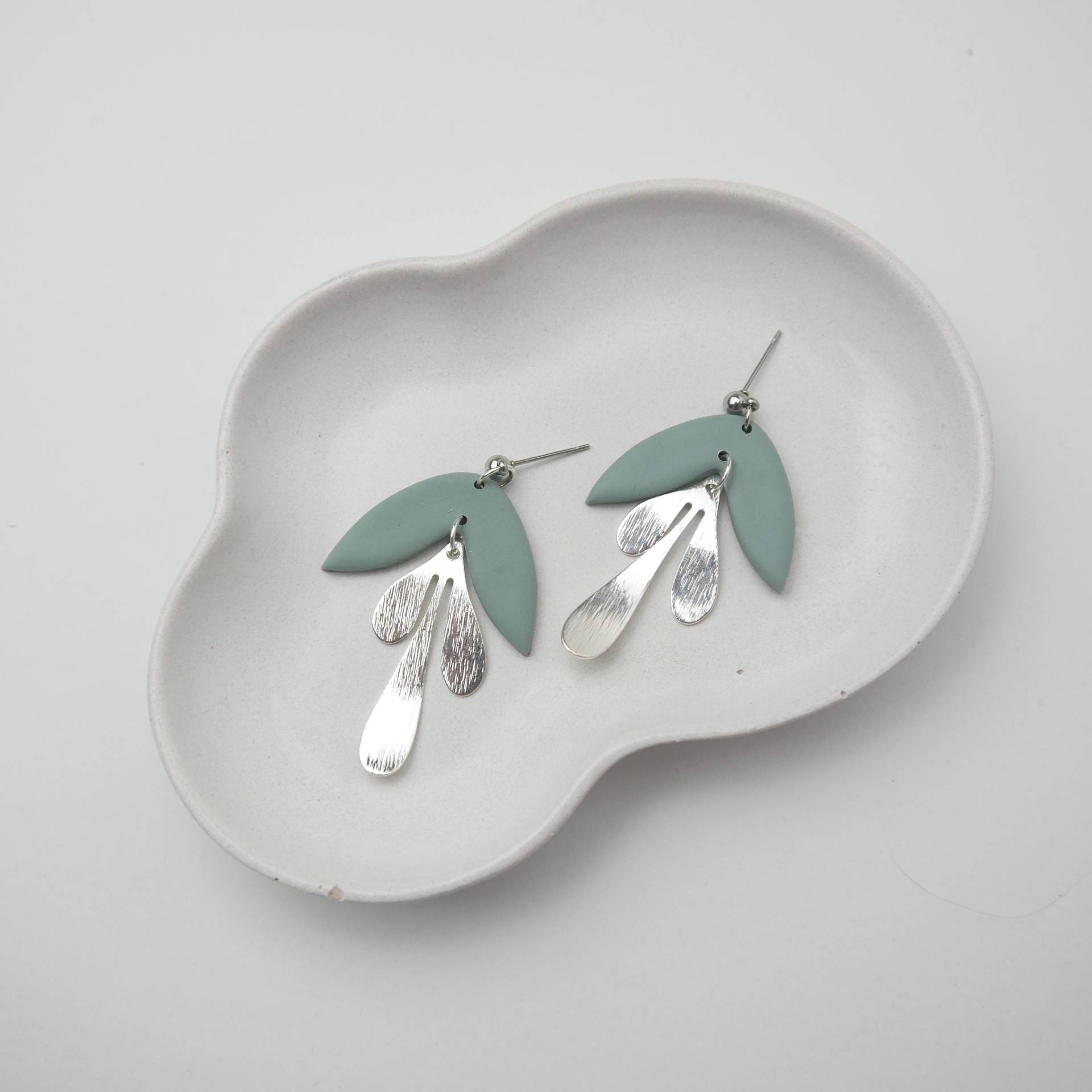 statement Hängeohrringe Aus Polymer Clay | Handgemachte Ohrringe Sommer Mit Korallenanhänger Schmuck Hochzeitsgast Franzi statement Hängeohrringe Aus Polymer Clay | Handgemachte Ohrringe Sommer Mit Korallenanhänger Schmuck Hochzeitsgast Franzi von FlunkerKlunker