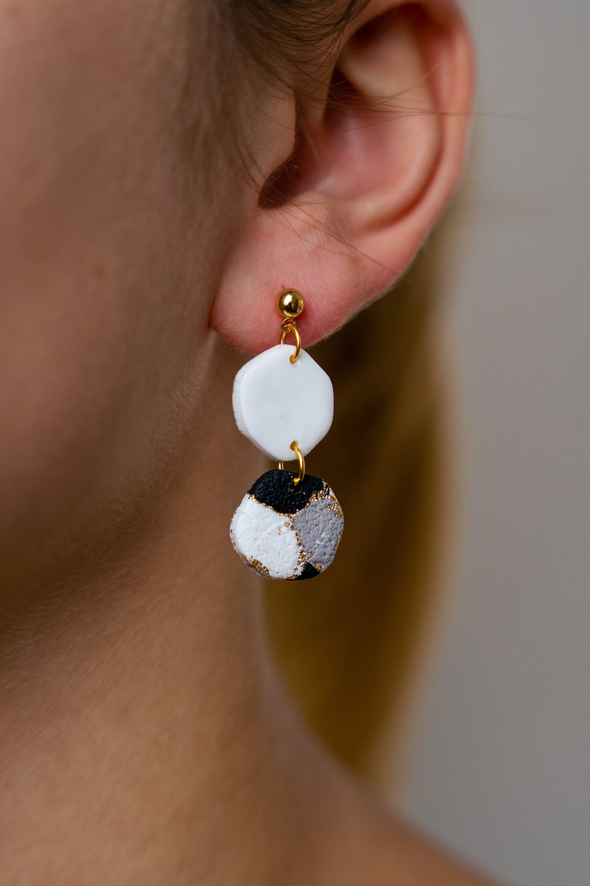 statement Ohrringe Aus Polymer Clay | Schicke Hängeohrringe Ohrhänger Schwarz-Weiß Gemustert Handgemacht Schmuck Hochzeitsgast Leila von FlunkerKlunker