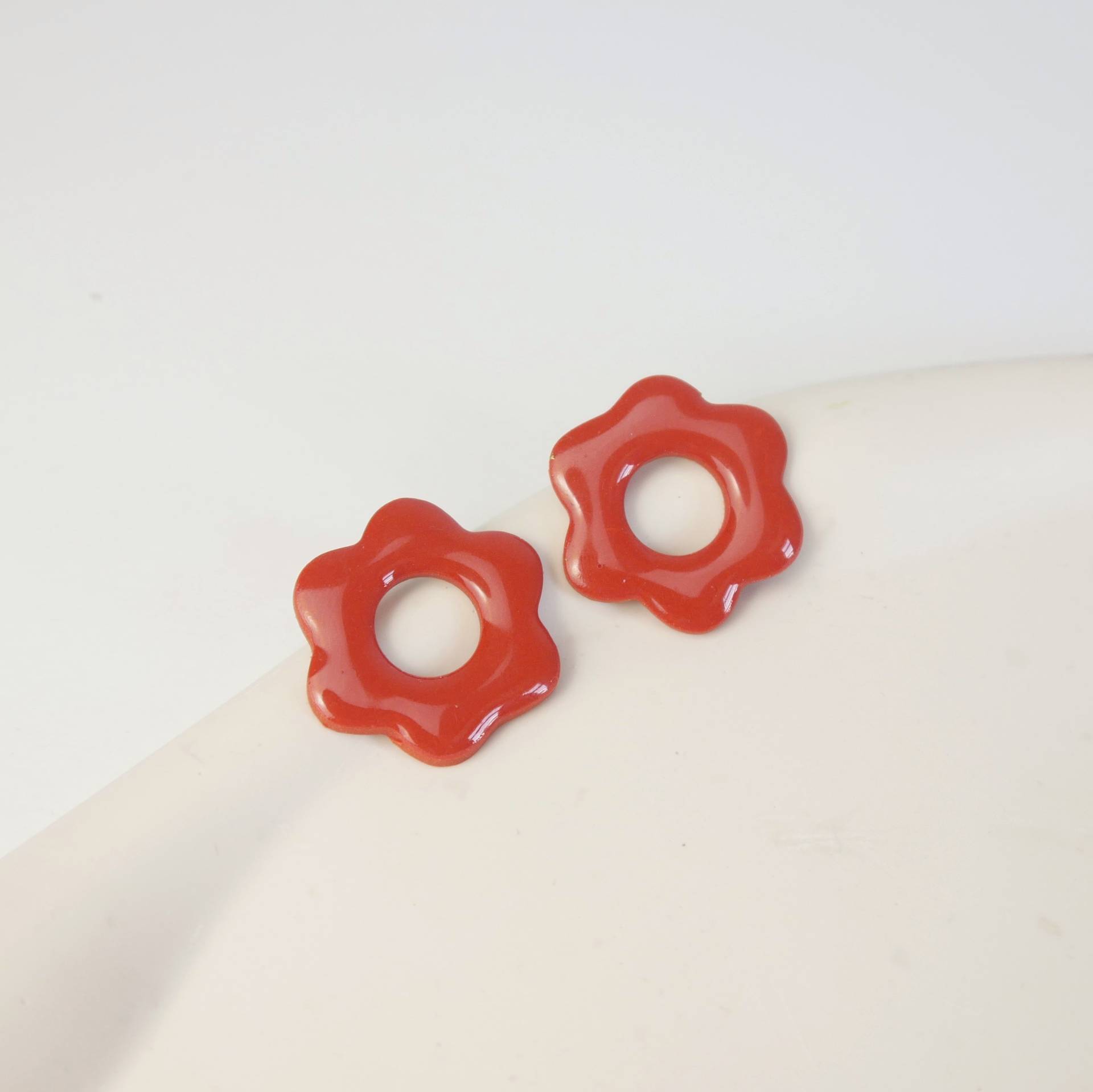 statement Ohrstecker Aus Polymer Clay | Hippie Blumenform Bunt Und Modern Handgemacht Geschenk Für Blumenkinder Daisy von FlunkerKlunker