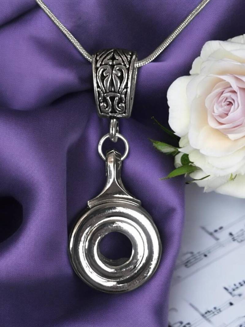 Flöte Schlüssel Halskette Offenes Loch Mit Dekorativer Öse Und Kostenloser Passender Schlangenkette Flöte Schlüssel Halskette Offenes Loch Mit Dekorativer Öse Und Kostenloser Passender Schlangenkette von FluteFinery