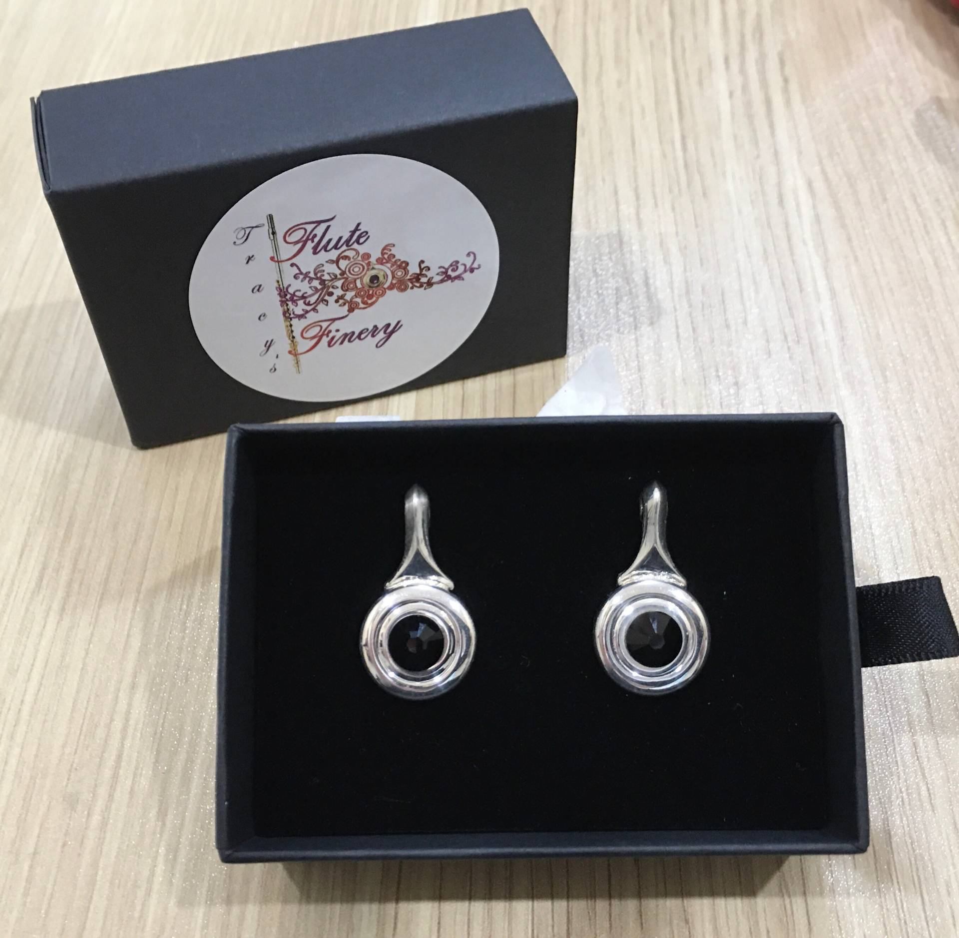 Manschettenknöpfe | Französisch Nach Maß Mit Passenden Flötenschlüsseln Manschettenknöpfe Schwarzen Swarovski Kristallen | Small B Key Manschettenknöpfe | Französisch Nach Maß Mit Passenden Flötenschlüsseln Manschettenknöpfe Schwarzen Swarovski Kristallen | Small B Key von FluteFinery