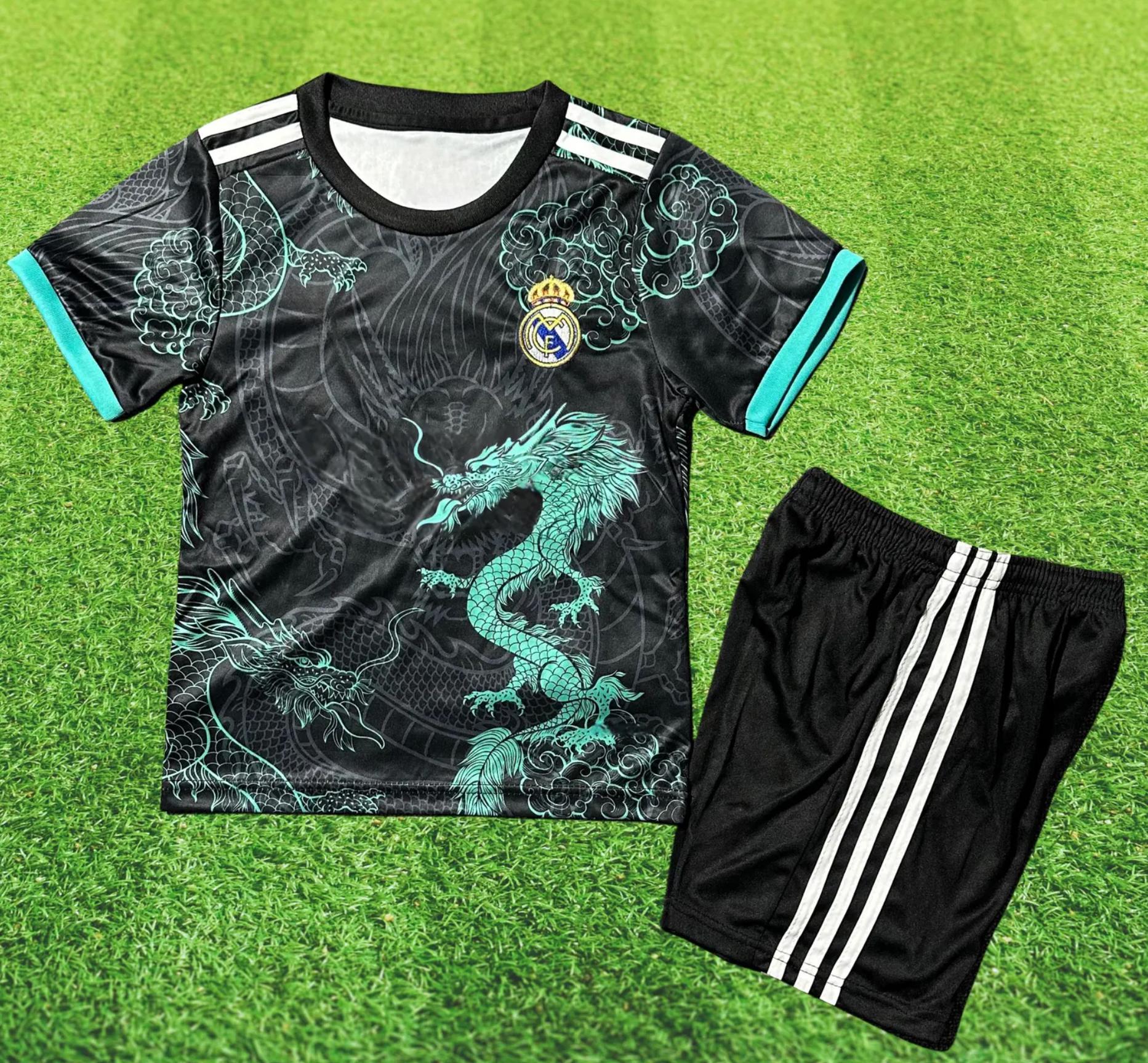 Real Madrid Kinder-Fußballset - Schwarz & Blau | Trikot Und Shorts Bequeme Passform Für Kinder Von 2-14 Jahren von Fluxmind