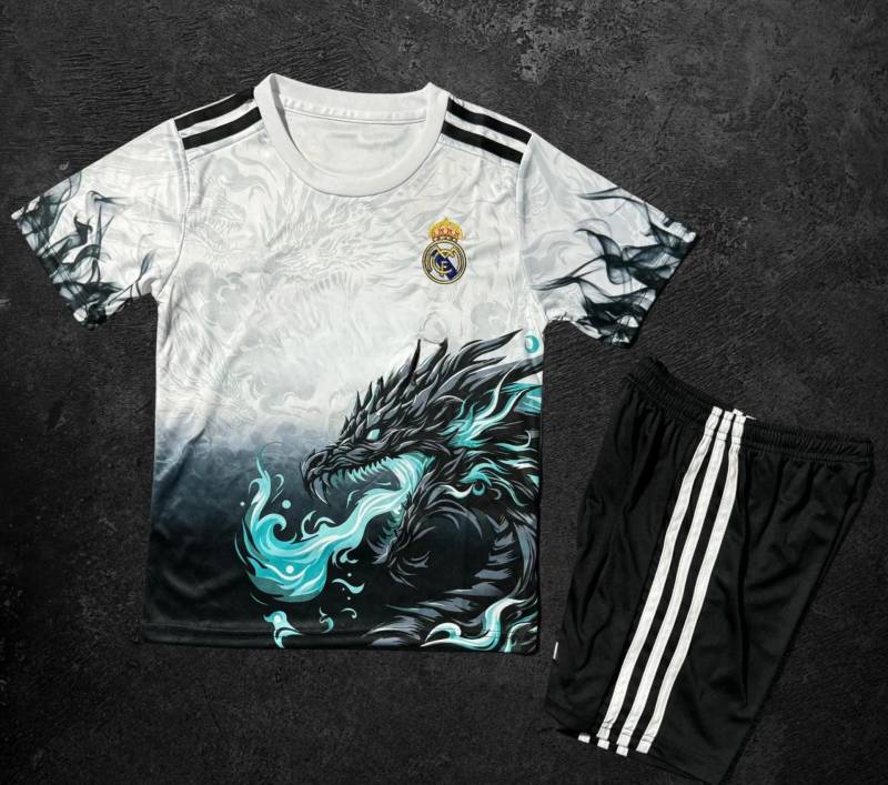 Real Madrid Kinder-Fußballset - Weiß & Dunkel | Trikot Und Shorts Bequeme Passform Für Kinder Von 2-14 Jahren von Fluxmind