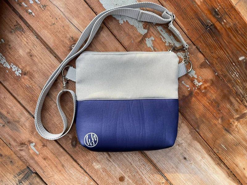 Umhängetasche "Falun" Aus Skisprunganzug - Handgefertigt Fly High Bags Umhängetasche "Falun" Aus Skisprunganzug - Handgefertigt Fly High Bags von FlyHighBags