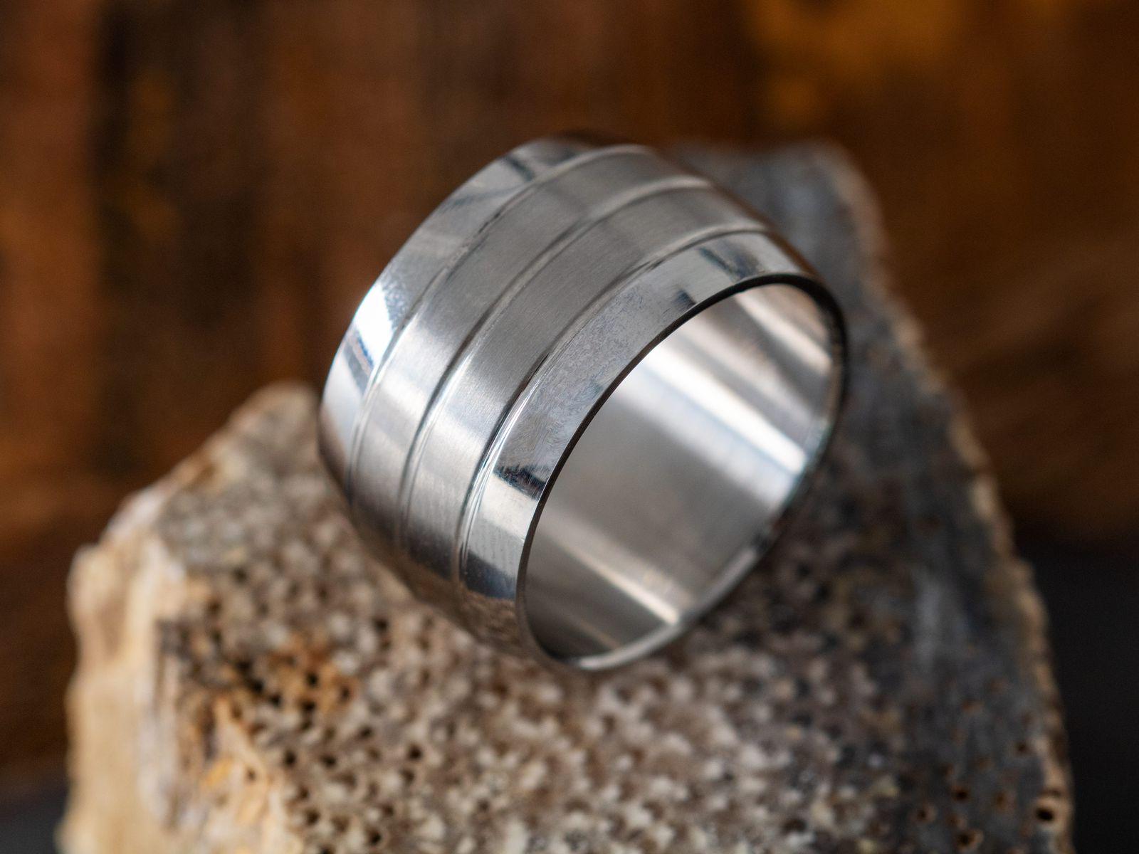 316L Edelstahl Breiter Ring Bandring Daumenring Herrenring Partnerringe Herren von FlyStyleShop