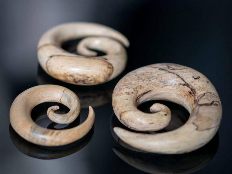 Dehnspirale Zebra Tamarindenholz Sichel Plug Dehner Expander Taper Schmuck von FlyStyleShop