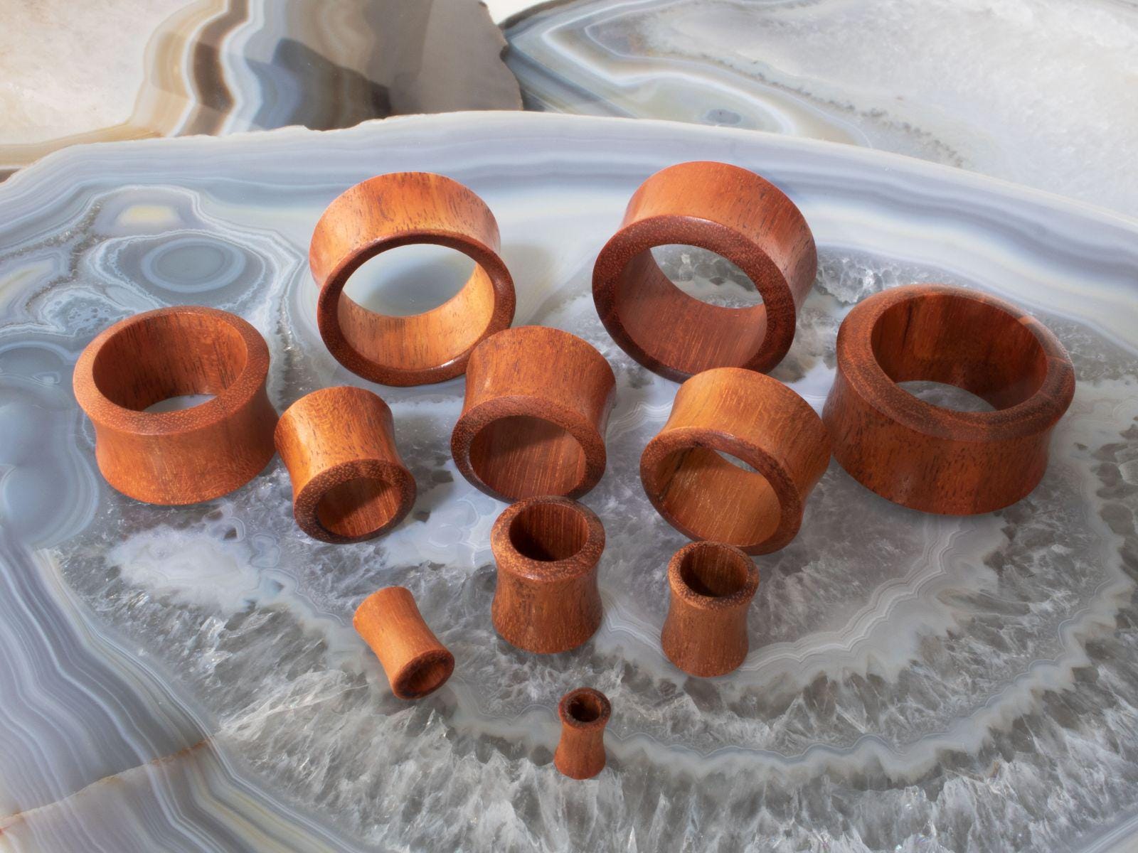 Flesh Tunnel Aus Rotem Chang-Holz, Double Flare Plugs, Handgefertigter Holz Bis 30mm von FlyStyleShop