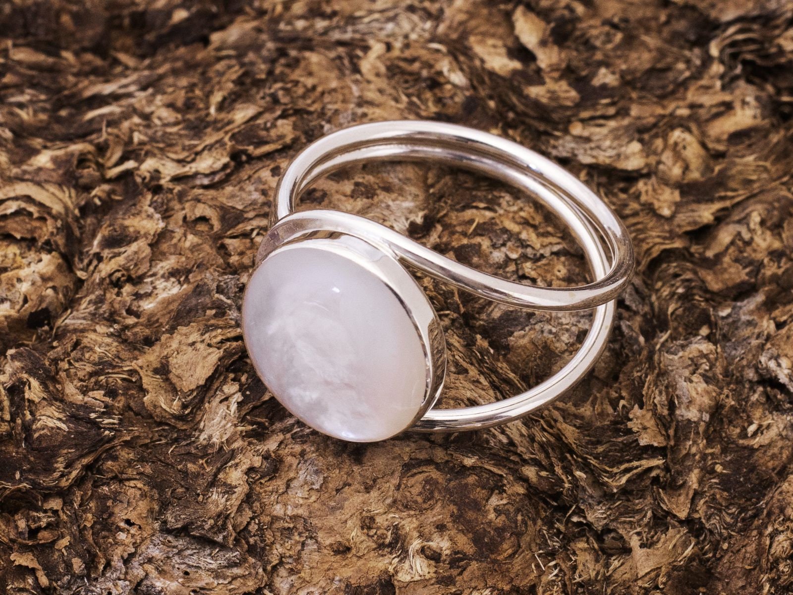 Fly Style Damen Finger-Ring Perlmutt Silber 925 Spirale Risi026_Helles von FlyStyleShop