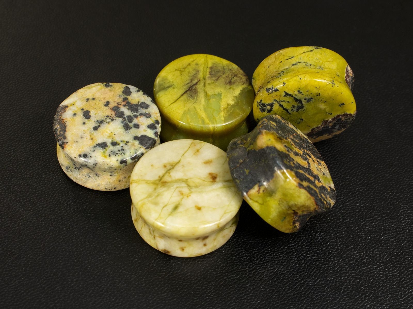 Handgerfertigte Ohr Plugs Aus Stein, Natürlicher Ohrschmuck Chytha Flesh Tunnel Bis 25mm von FlyStyleShop