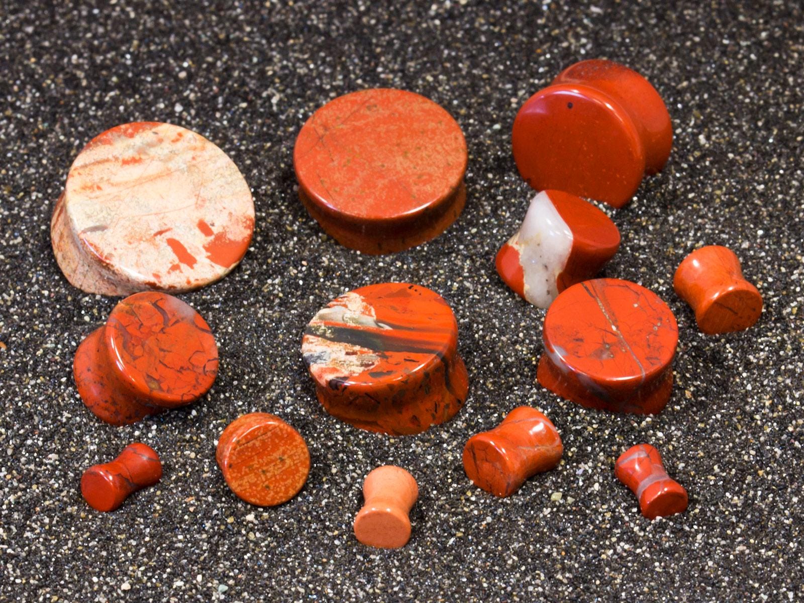 Natürliche Stein Plugs Roter Jaspis, Ear Plug Stone Red von FlyStyleShop