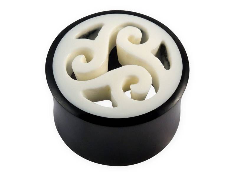 Schwarze Horn Plugs Mit Triskele, Triskelen Flesh Tunnel Double Flared von FlyStyleShop