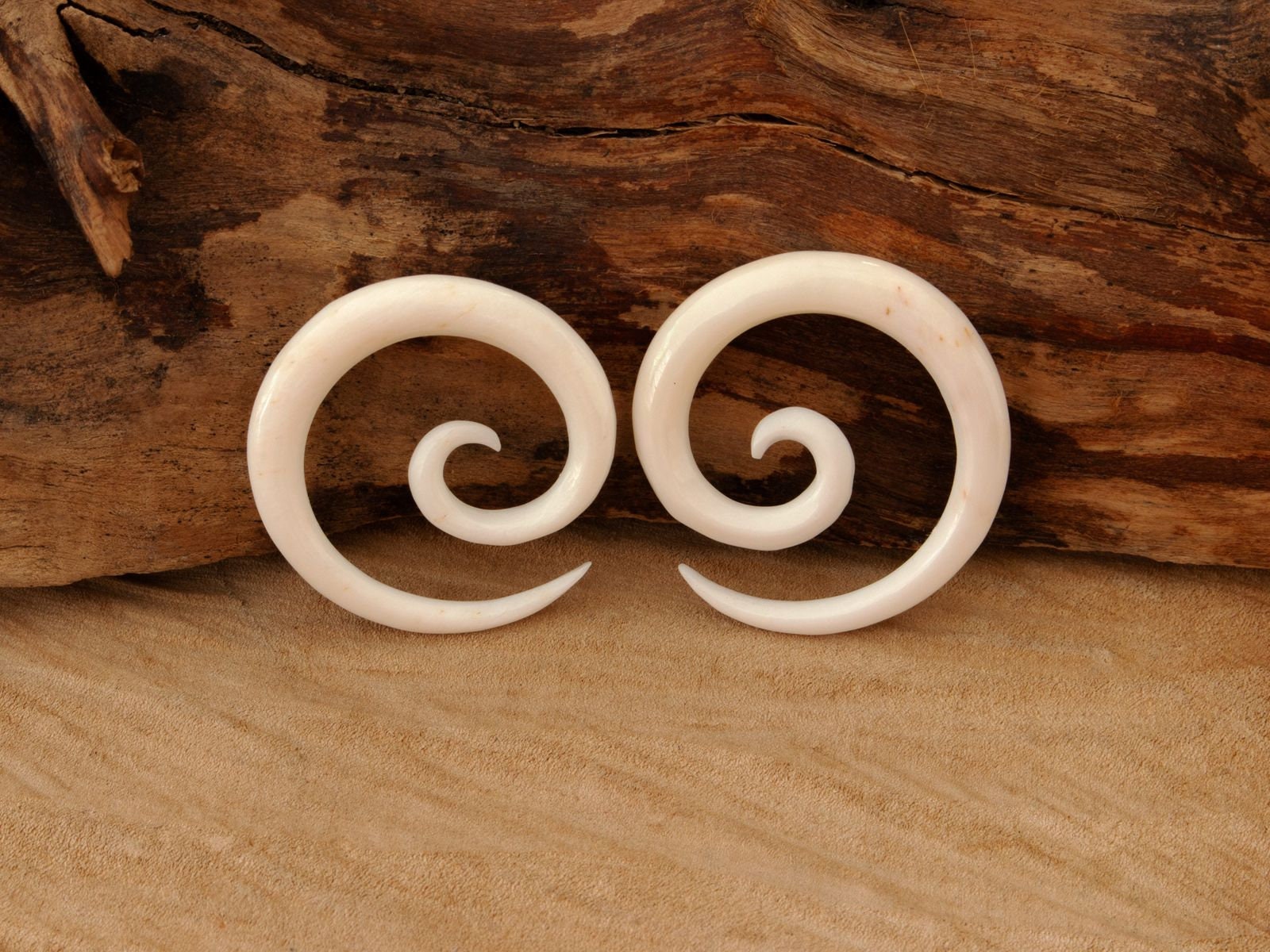 Weiße Dehnspirale Aus Büffel-Knochen, Piercing Expander Bone, Dehnschnecke Ohr, Dehnsichel Taper White von FlyStyleShop