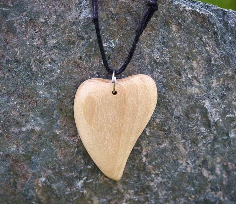 Kleiner Holzanhänger, Recycled Schmuck, Herzanhänger Aus Holz, Schmuck Kleiner Holzanhänger, Recycled Schmuck, Herzanhänger Aus Holz, Schmuck von FlyingDuckWoodStore
