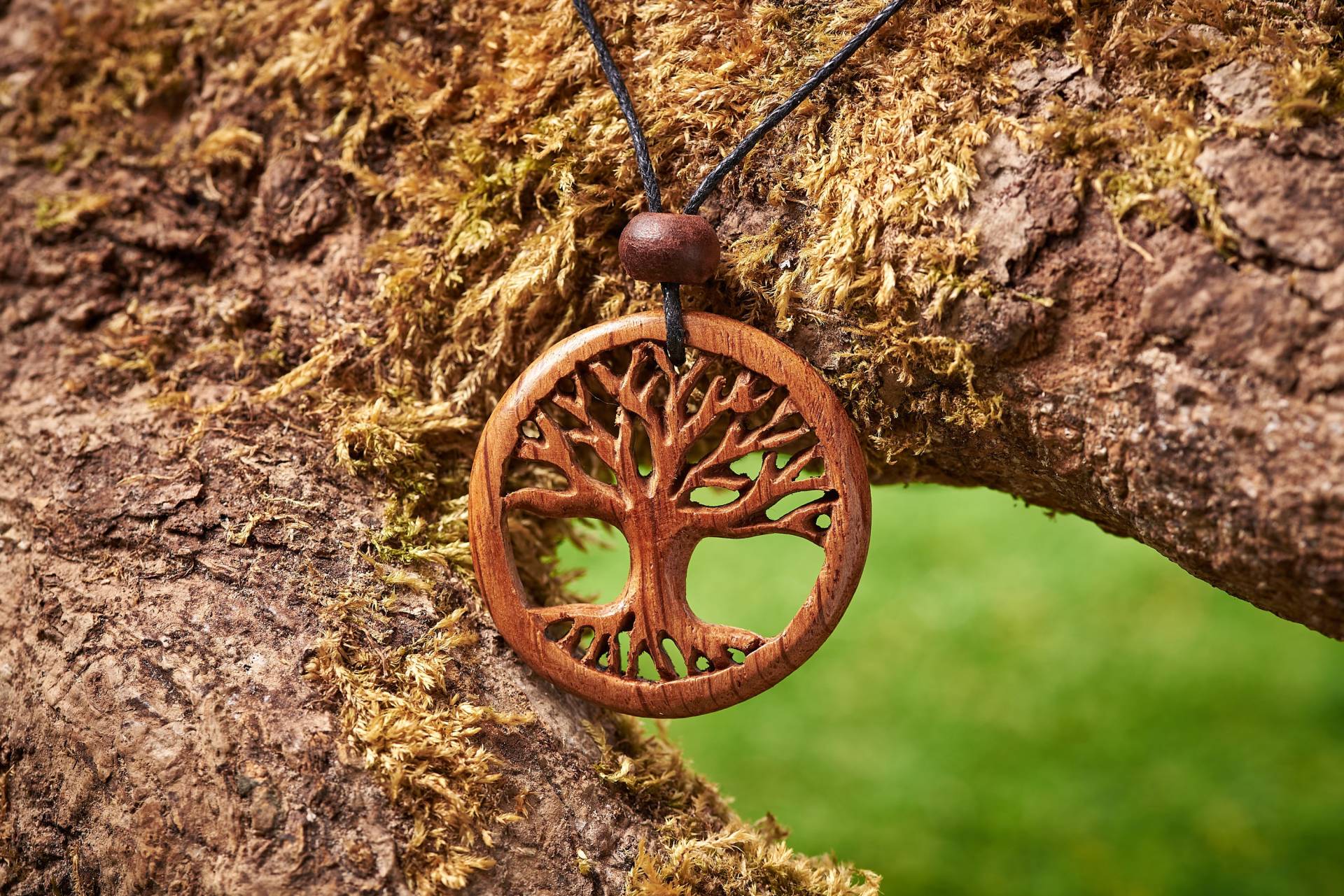 Yggdrasil Anhänger - Eiche Des Lebens Baum Yggdrasil Anhänger - Eiche Des Lebens Baum von FlyingDuckWoodStore