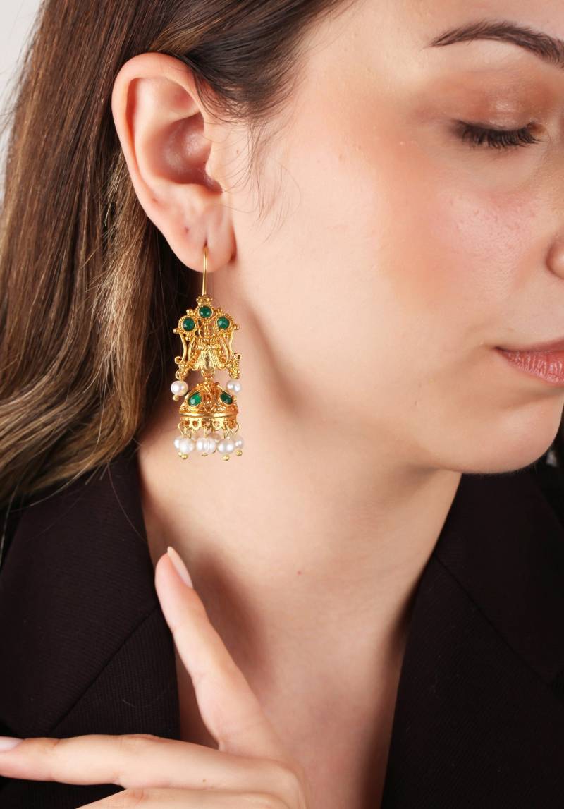 Handgemachte Grüne Stein Chandelier Ohrringe 18K Gold Boho Schmuck von FndJewelry